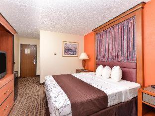 Stillwater Inn & Suites Room photo